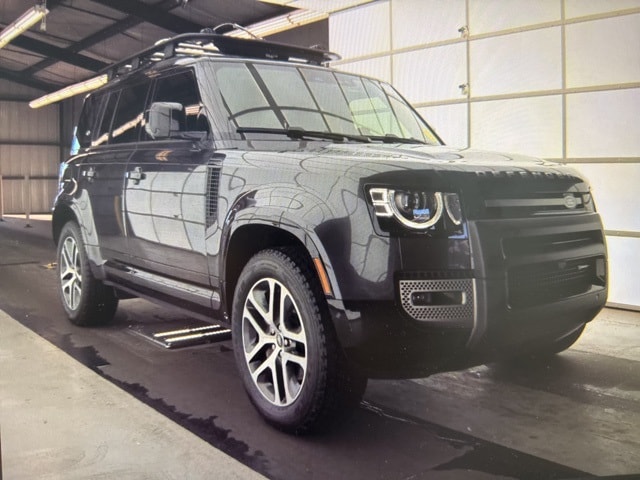 2022 Land Rover Defender X-Dynamic HSE's photo