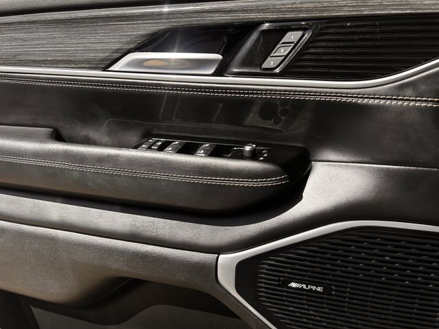 Used 2022 Diamond Black Crystal Pearlcoat Jeep Series II image 20