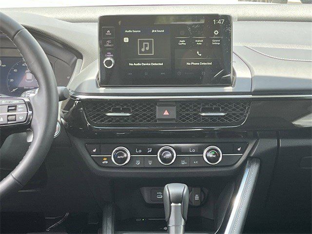 Used 2025 Platinum White Pearl Acura Base image 17