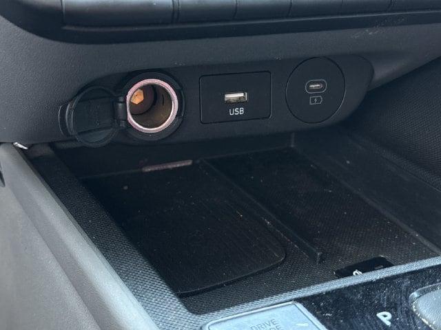 Used 2025 Abyss Black Hyundai SEL Convenience image 18