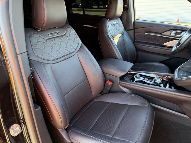 Used 2025 Agate Black Metallic Ford Platinum image 26
