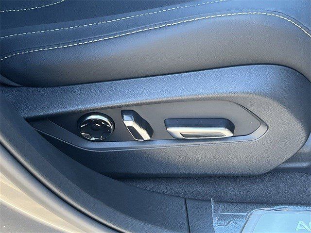 Used 2025 Platinum White Pearl Acura SH-AWD image 32