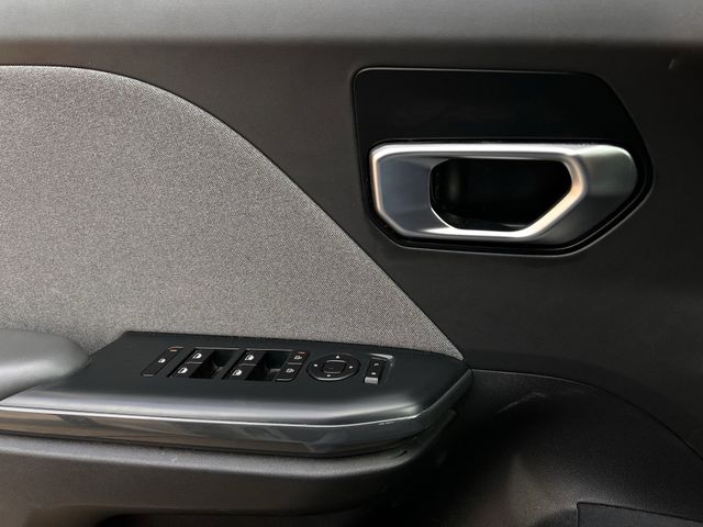 Used 2025 Snow White Pearl Kia EX image 24