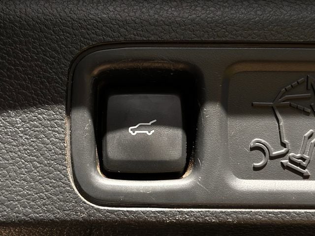 Used 2022 Agate Black Metallic Ford Limited image 33