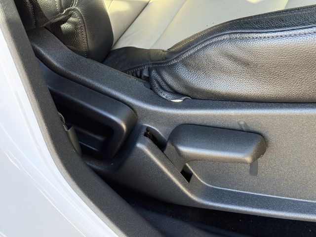 Used 2022 Oxford White Ford Wildtrak image 26