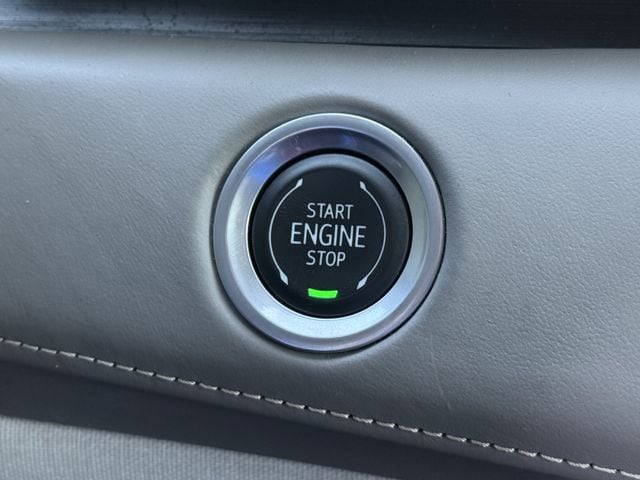 Used 2024 Crystal White Tricoat CADILLAC Sport Platinum image 18