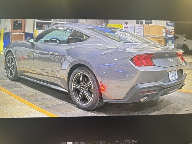 2024 Ford Mustang EcoBoost photo 3