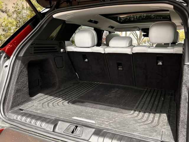 Used 2023 Firenze Red Metallic Land Rover SE image 35