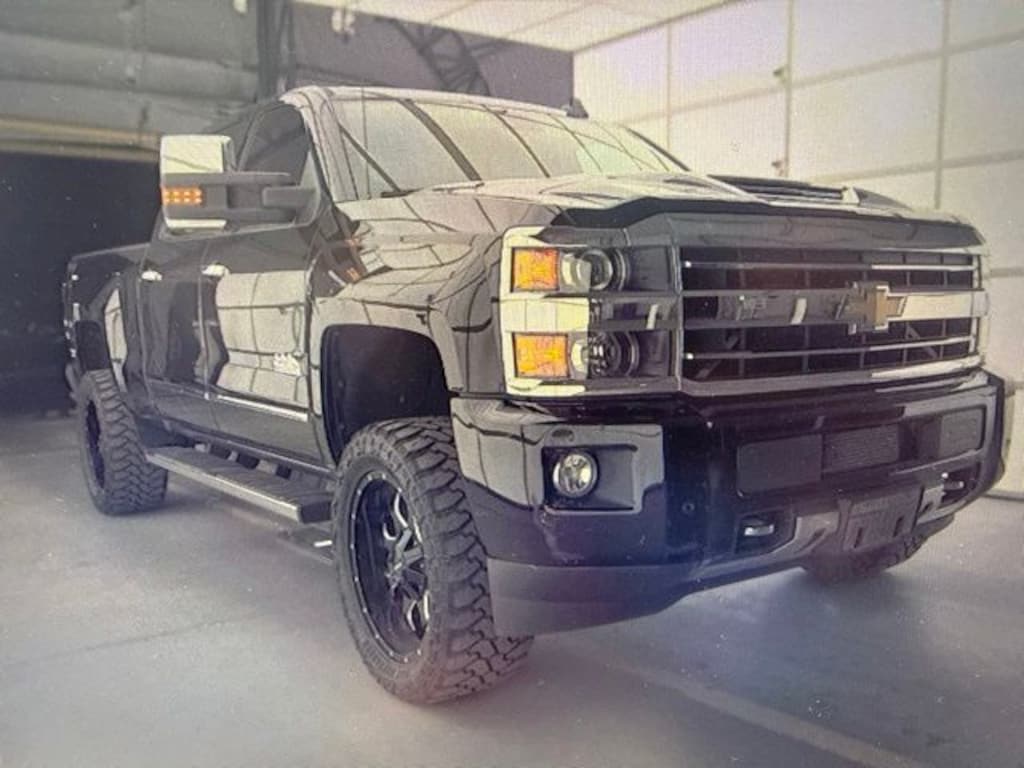 Used 2019 Chevrolet Silverado 2500HD High Country Truck Crew Cab