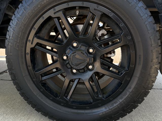 Used 2020 Cement Toyota SR5 image 9