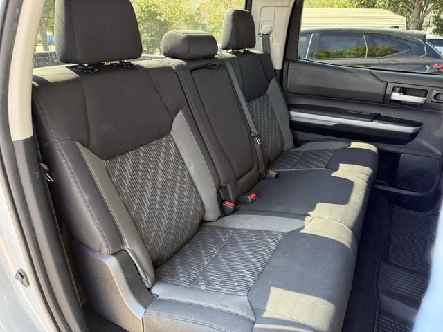 Used 2020 Cement Toyota SR5 image 27