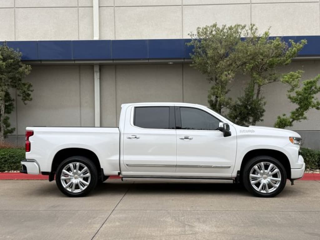 Used 2025 Chevrolet Silverado 1500 High Country Truck Crew Cab