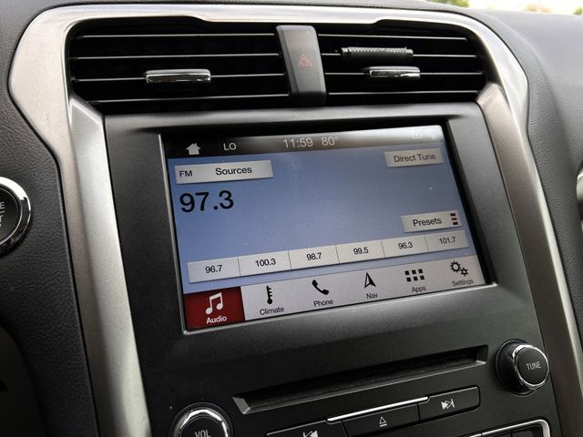 Used 2018 Magnetic Metallic Ford SE Luxury image 20