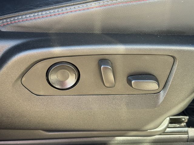 Used 2021 Summit White Chevrolet RST image 25