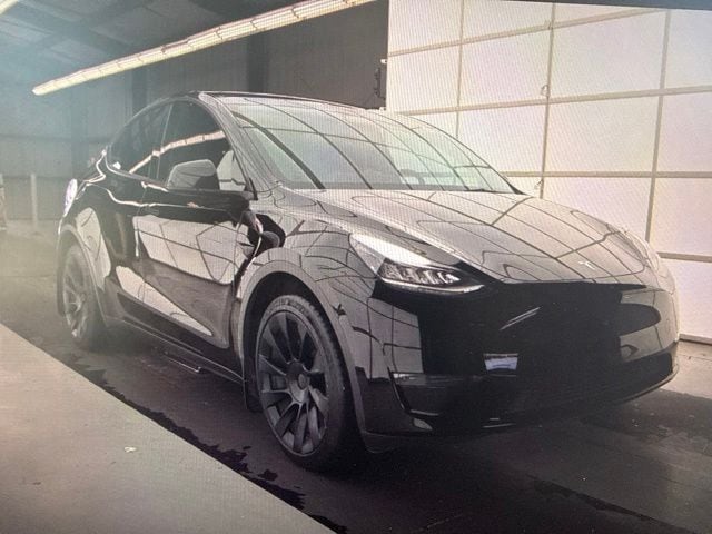 2023 Tesla Model Y Long Range Dual Motor All-Wheel Drive's photo