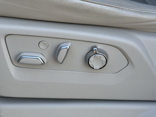 Used 2024 Crystal White Tricoat CADILLAC Sport Platinum image 24