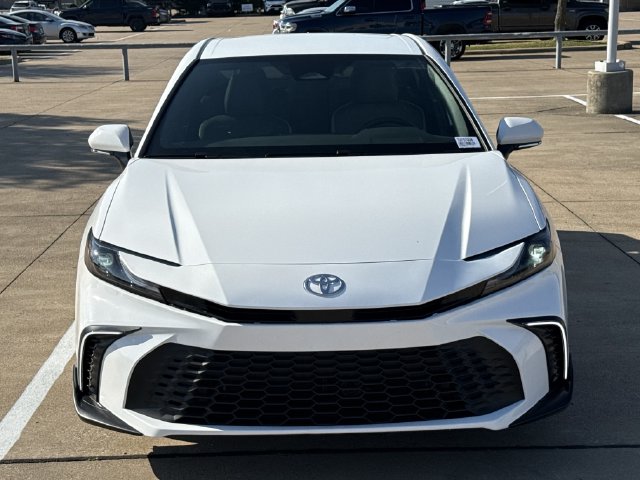 Used 2026 Ice Cap Toyota SE image 7