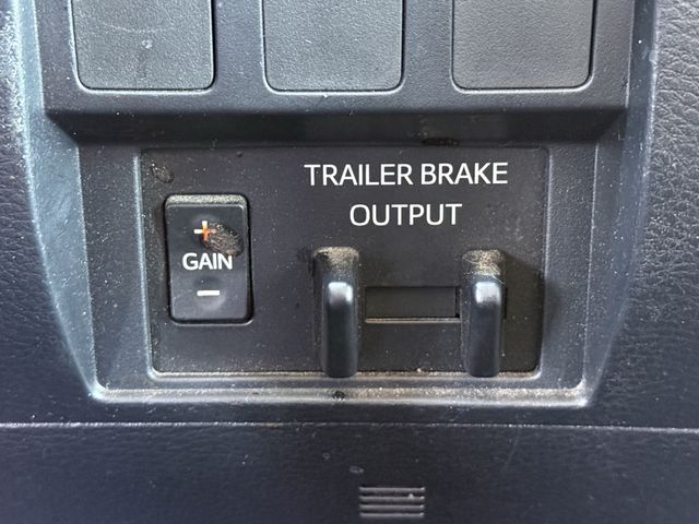 Used 2020 Cement Toyota SR5 image 19