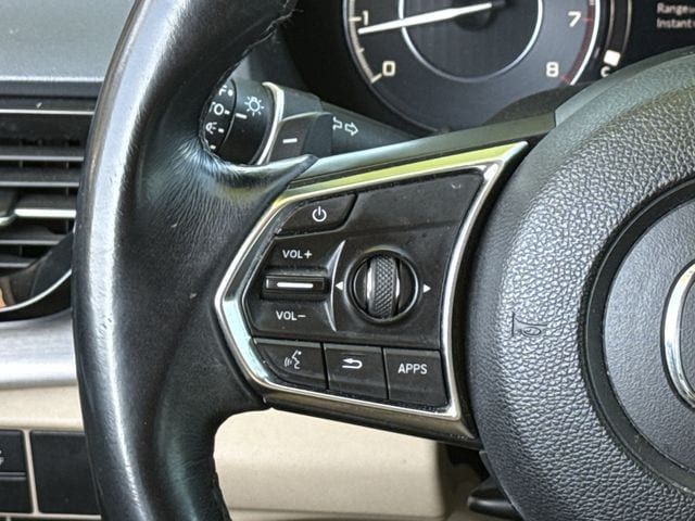 Used 2019 Canyon Bronze Metallic Acura Base image 13