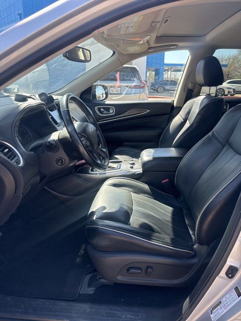 Used 2018 Liquid Platinum INFINITI Base image 4