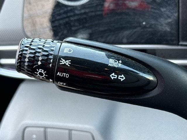 Used 2025 Abyss Black Hyundai SEL Convenience image 21