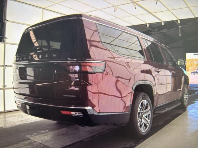 2024 Jeep Wagoneer L Series II photo 4