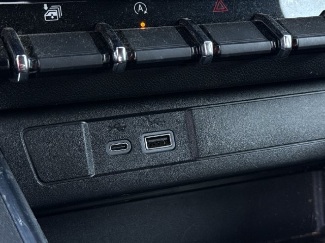 Used 2024 Summit White GMC Elevation image 18