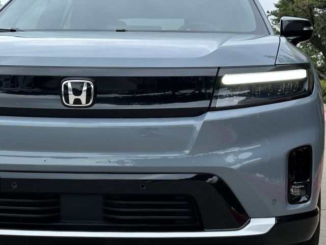 Used 2024 Sonic Gray Pearl Honda Touring image 10