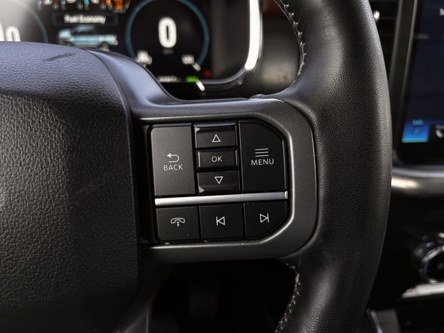 Used 2022 Star White Metallic Tri-Coat Ford Lariat image 14