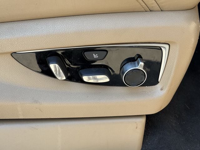 Used 2020 Crystal White Tricoat CADILLAC Platinum Edition image 27