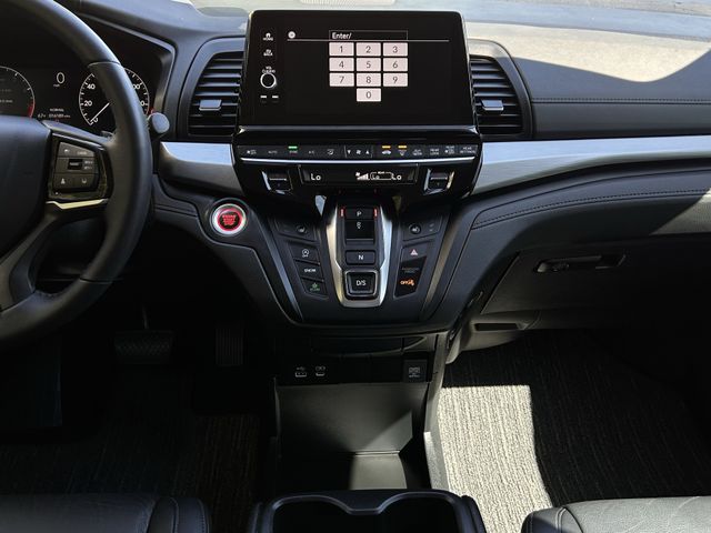 Used 2025 Modern Steel Metallic Honda EX-L image 17