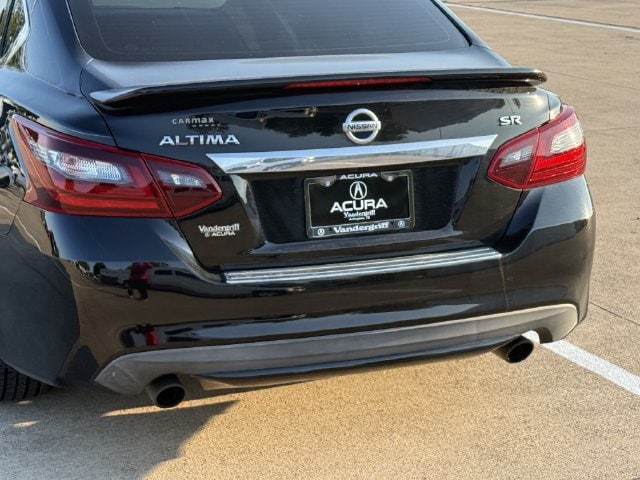 Used 2017 Super Black Nissan 2.5 SR image 6
