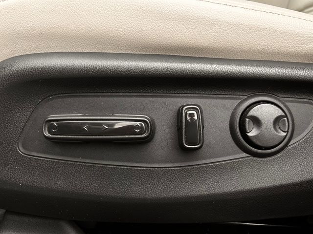 Used 2024 Platinum White Pearl Honda EX-L image 28