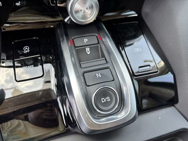 New 2026 Platinum White Pearl Acura SH-AWD image 17