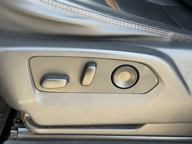 Used 2023 Sterling Metallic GMC AT4 image 27