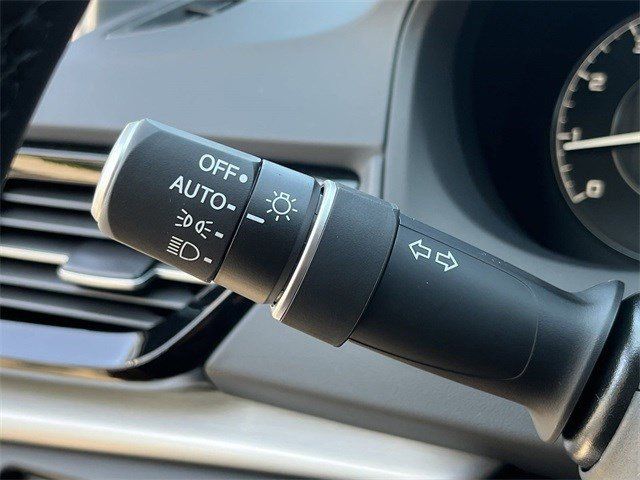 Used 2025 Majestic Black Pearl Acura Technology Package image 24