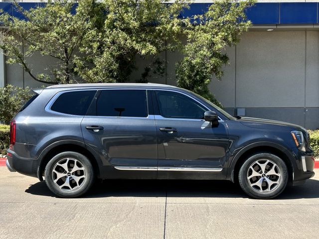 Used 2021 Gravity Gray Kia EX image 3