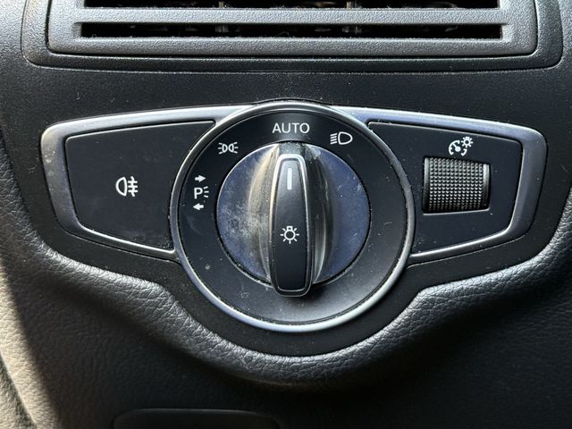 Used 2018 Polar White Mercedes-Benz GLC 300 image 22