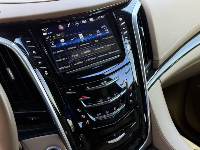 Used 2020 Crystal White Tricoat CADILLAC Platinum Edition image 18