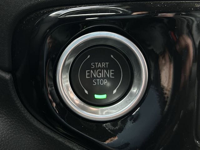 Used 2022 Onyx Black GMC SLT image 23