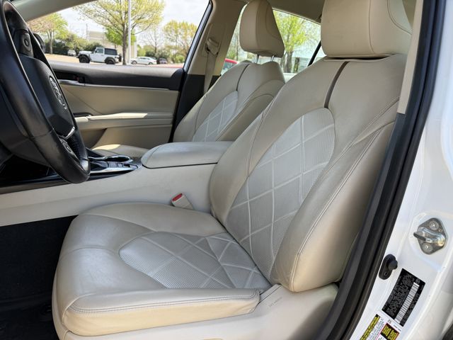 Used 2019 Wind Chill Pearl Toyota XLE image 27