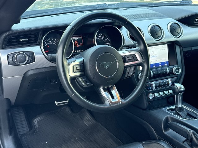 Used 2020 Magnetic Metallic Ford GT Premium image 11