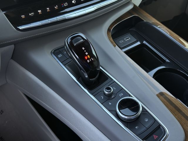 Used 2024 Crystal White Tricoat CADILLAC Sport Platinum image 17