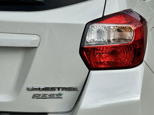 Used 2017 Crystal White Pearl Subaru 2.0i Limited image 8