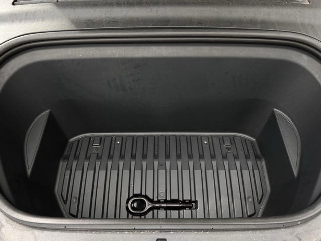 Used 2021 Pearl White Multi-Coat Tesla Long Range image 33