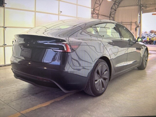 2025 Tesla Model 3 Long Range photo 4