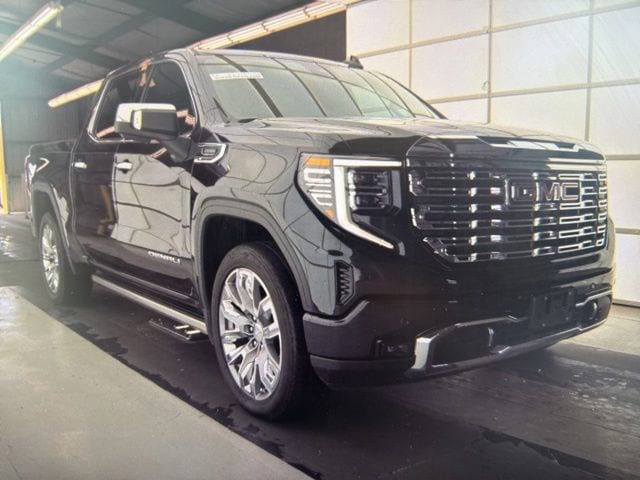 2025 GMC Sierra 4WD Crew Cab Short Box Denali's photo