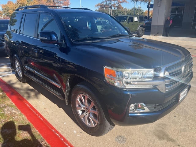 2017 Toyota Land Cruiser Base's photo