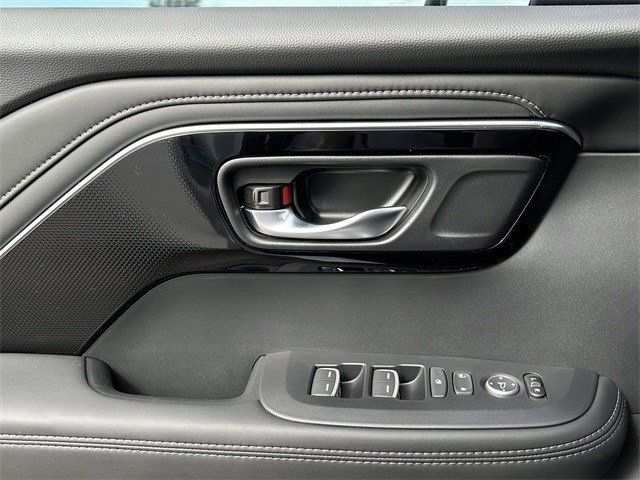 New 2026 Platinum White Pearl Acura Base image 25