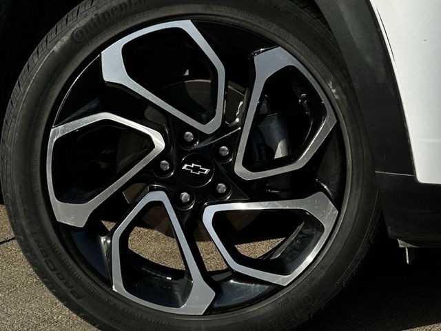 Used 2024 Summit White Chevrolet 2RS image 11